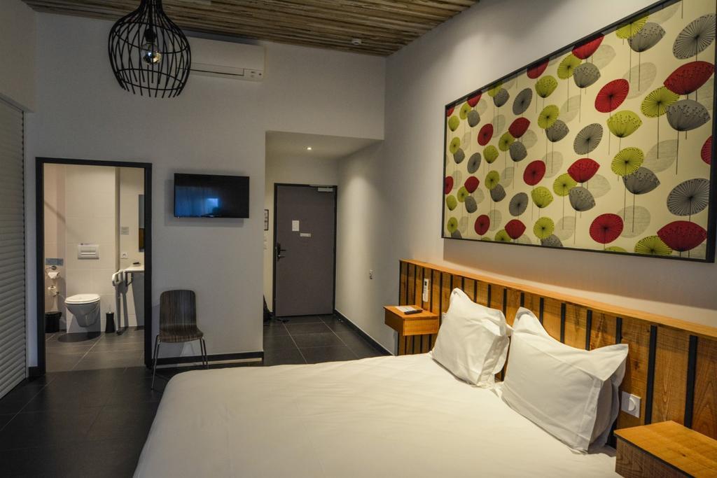 Cit'Hotel Le Relais Du Boisniard Chambretaud Quarto foto